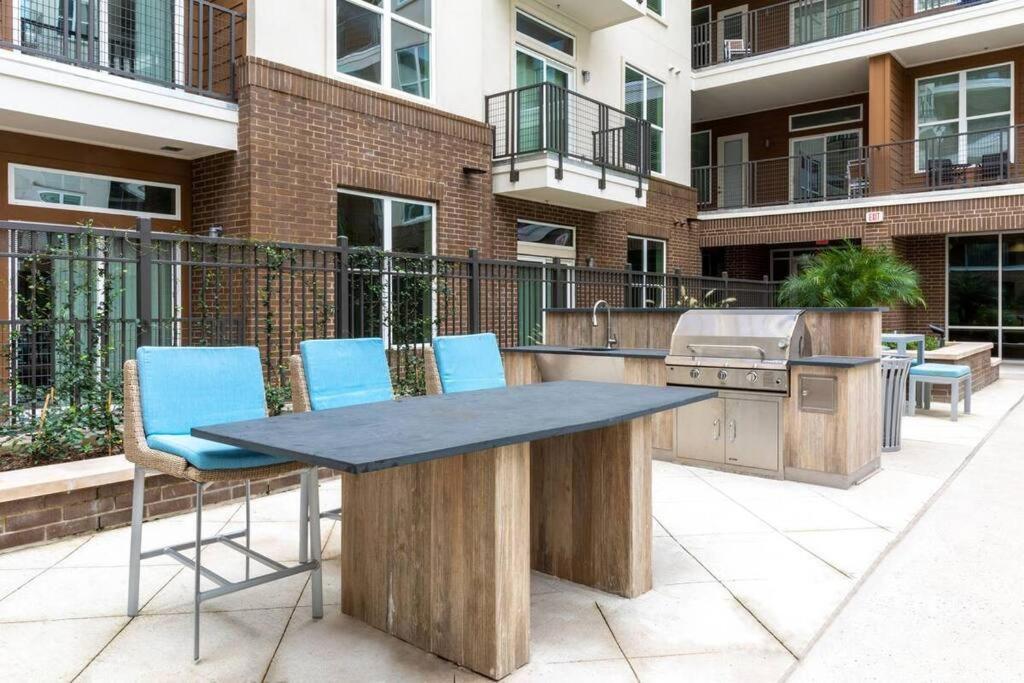 יוסטון Luxury Apartment With King Bed And Pool And Free Parking 4 מראה חיצוני תמונה
